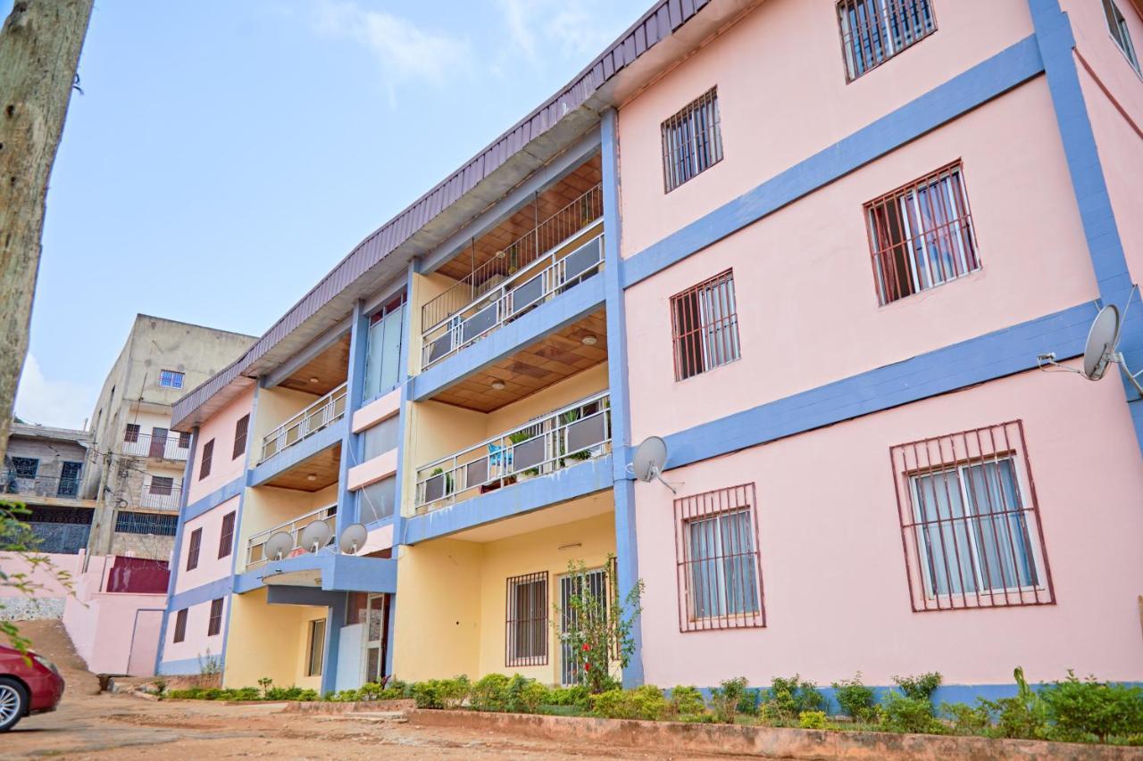 Appartement Avec Vue Panoramique Two Or Three Rooms Yaoundé Dış mekan fotoğraf