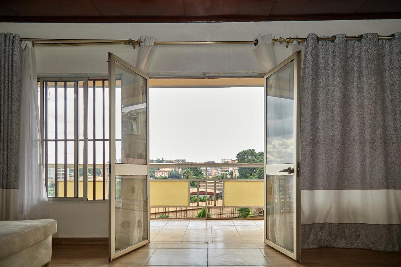 Appartement Avec Vue Panoramique Two Or Three Rooms Yaoundé Dış mekan fotoğraf