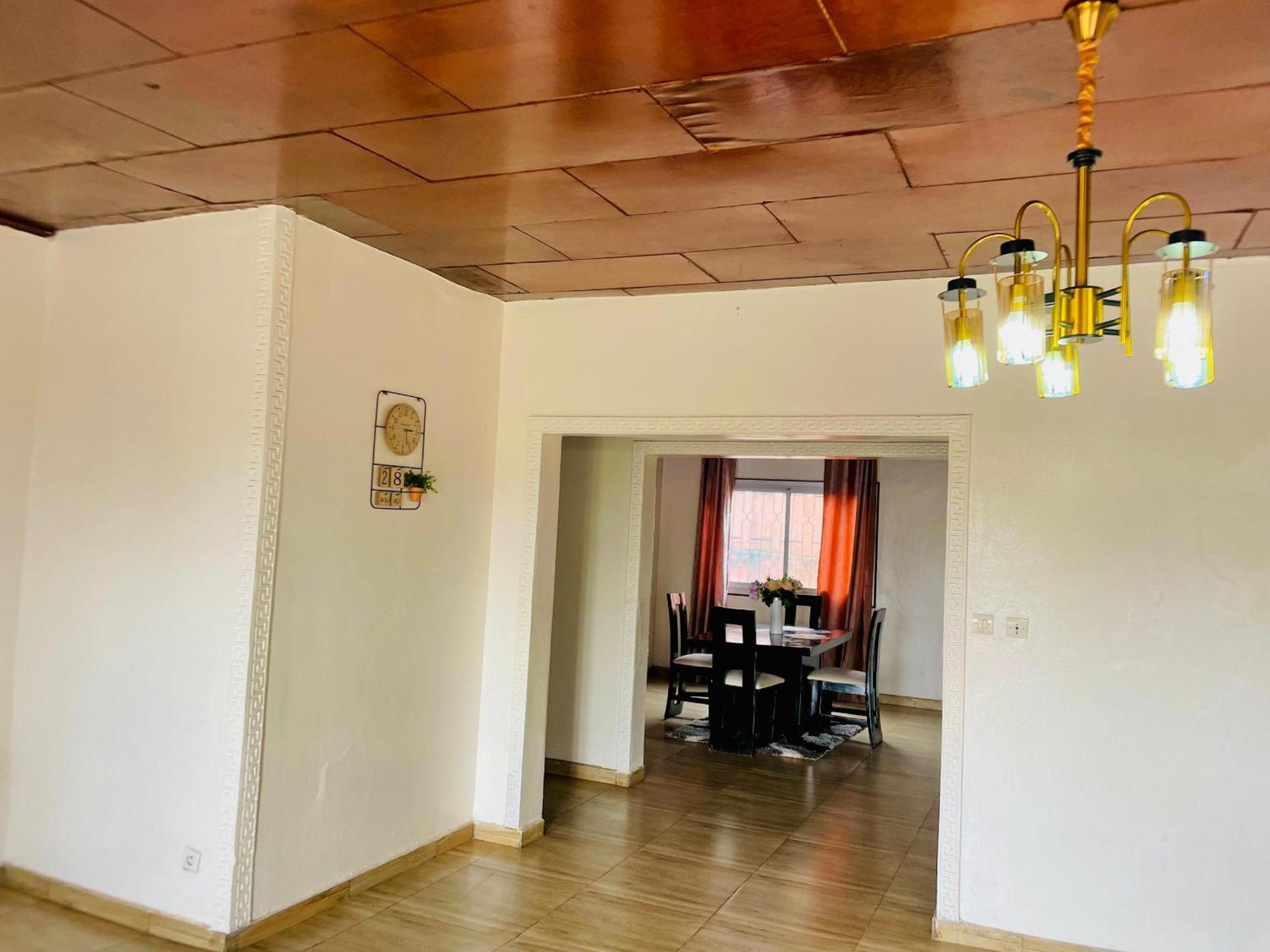 Appartement Avec Vue Panoramique Two Or Three Rooms Yaoundé Dış mekan fotoğraf