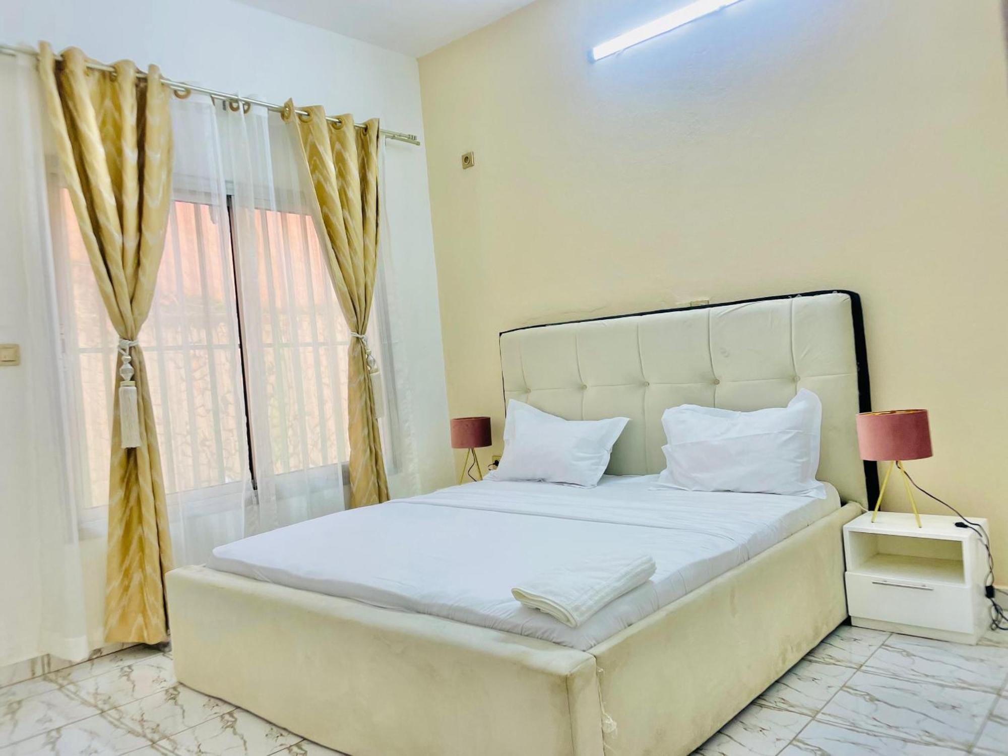 Appartement Avec Vue Panoramique Two Or Three Rooms Yaoundé Dış mekan fotoğraf