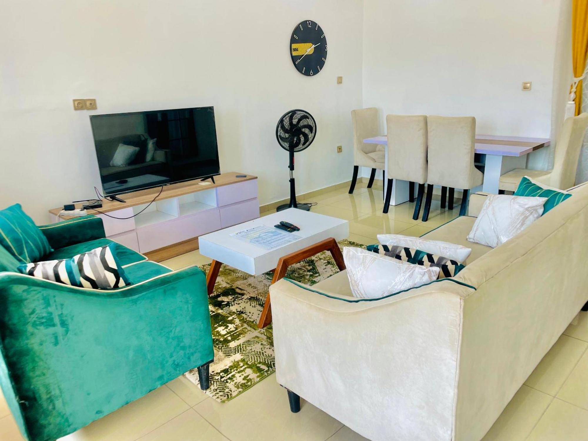 Appartement Avec Vue Panoramique Two Or Three Rooms Yaoundé Dış mekan fotoğraf