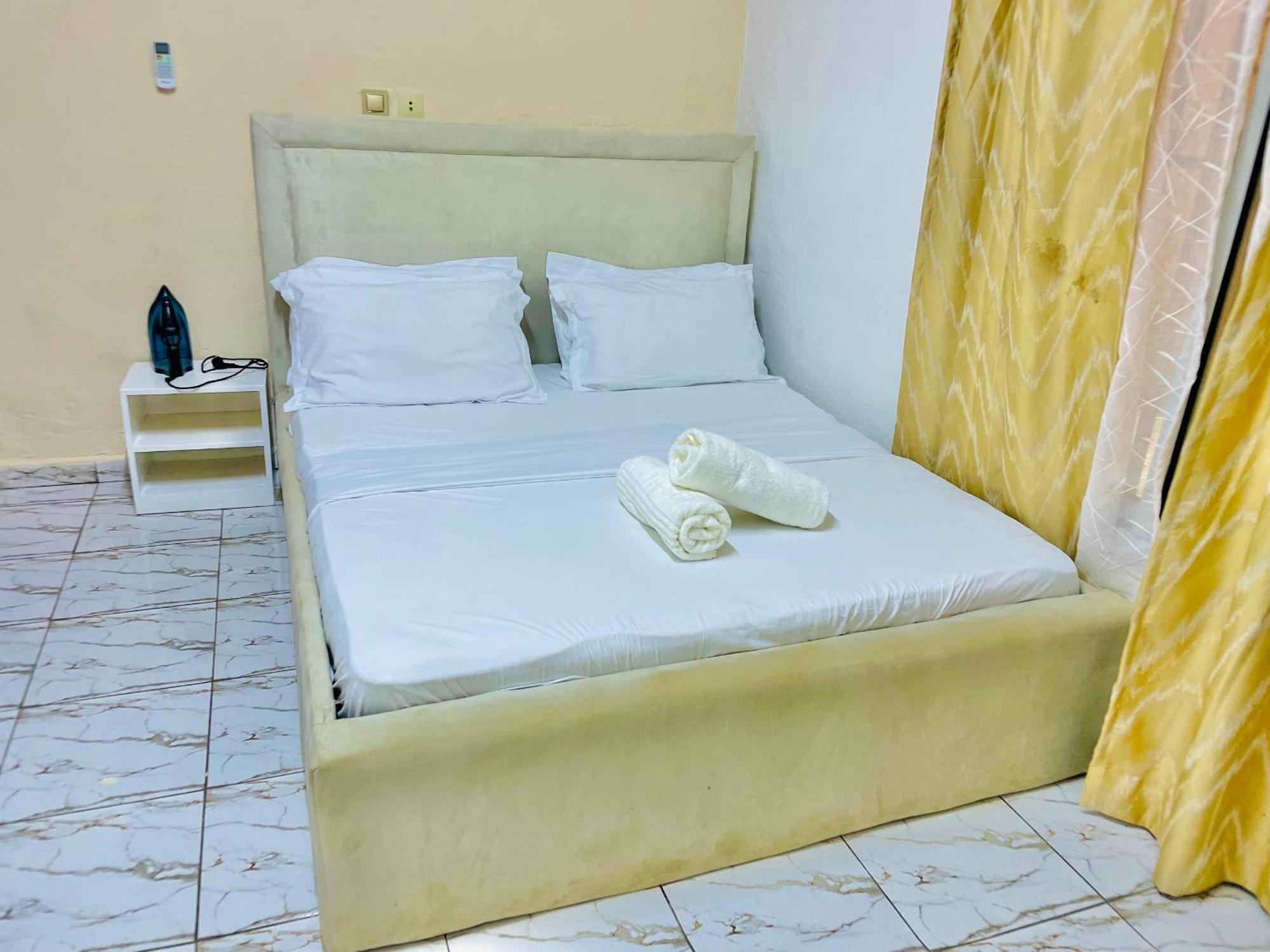 Appartement Avec Vue Panoramique Two Or Three Rooms Yaoundé Dış mekan fotoğraf