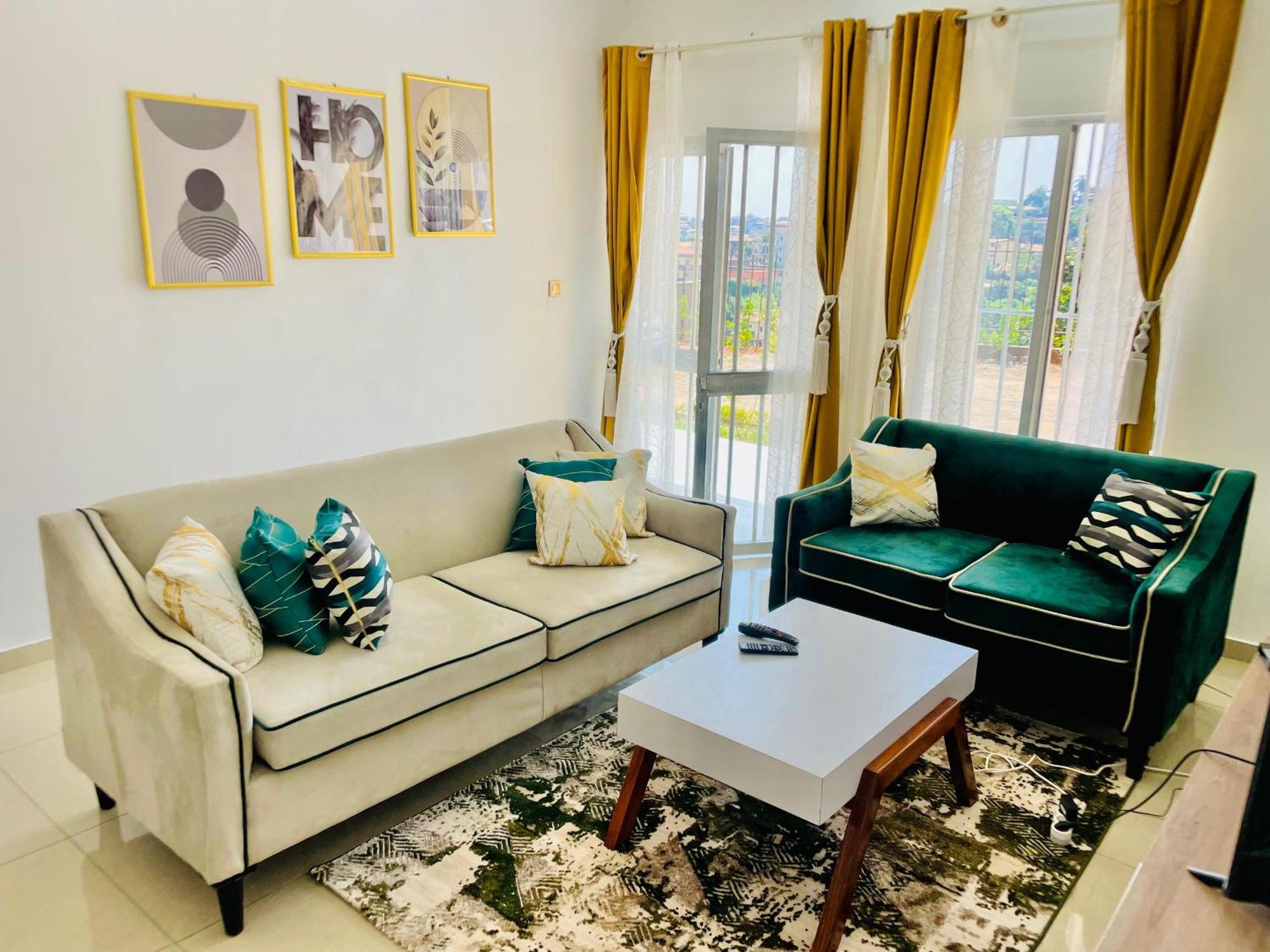 Appartement Avec Vue Panoramique Two Or Three Rooms Yaoundé Dış mekan fotoğraf